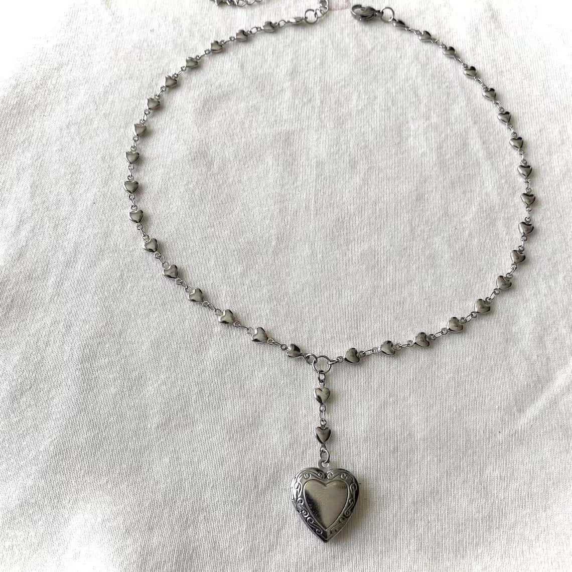 Rosary Lariat Chain Necklace w - огляд і ціна Heart Locket Necklace Photo